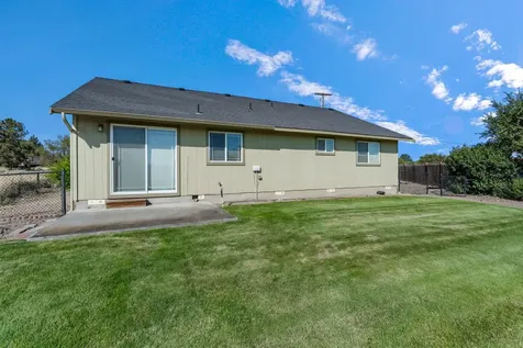 639 SE 10th Street Madras OR 97741