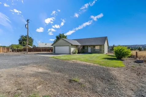 639 SE 10th Street Madras OR 97741
