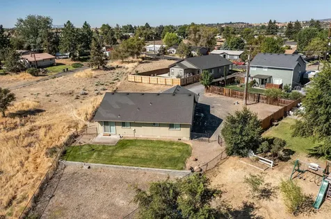 639 SE 10th Street Madras OR 97741