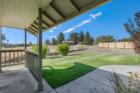 639 SE 10th Street Madras OR 97741