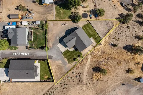 639 SE 10th Street Madras OR 97741