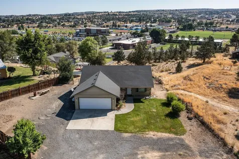 639 SE 10th Street Madras OR 97741