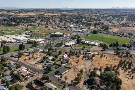 639 SE 10th Street Madras OR 97741