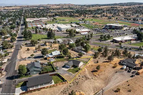 639 SE 10th Street Madras OR 97741