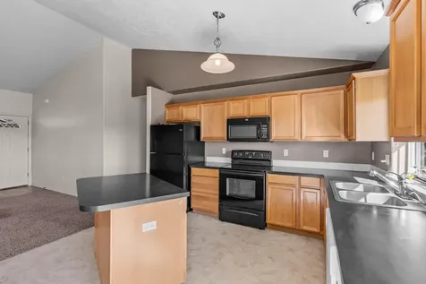 639 SE 10th Street Madras OR 97741