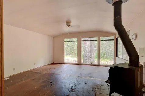 4560 Pleasant Creek Road Rogue River OR 97537