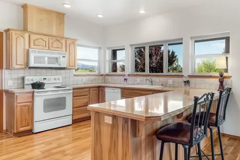 10934 SW Fleming Road Powell Butte OR 97753