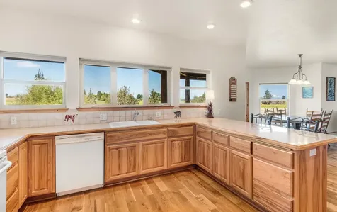 10934 SW Fleming Road Powell Butte OR 97753