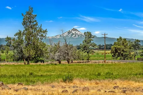 10934 SW Fleming Road Powell Butte OR 97753