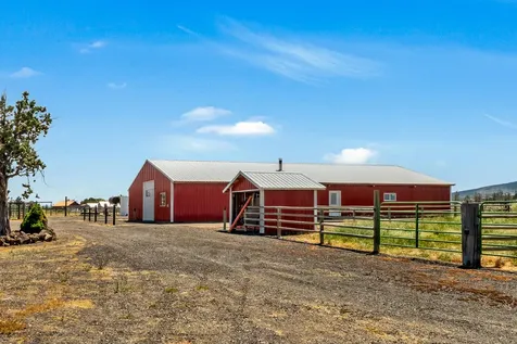 10934 SW Fleming Road Powell Butte OR 97753