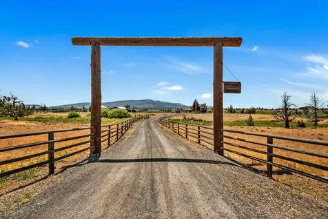 10934 SW Fleming Road Powell Butte OR 97753