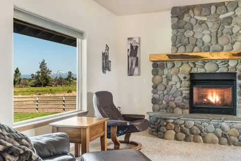 10934 SW Fleming Road Powell Butte OR 97753