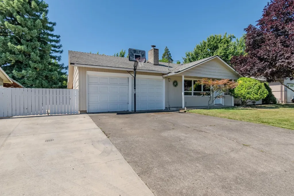 104 Windsor Way Central Point OR 97502