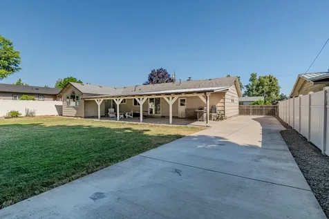 104 Windsor Way Central Point OR 97502