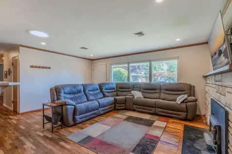 104 Windsor Way Central Point OR 97502