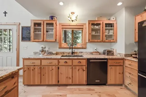 7608 Skycrest Drive Klamath Falls OR 97601