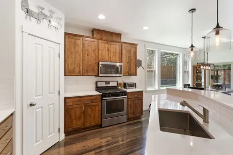2825 SW 32nd Street Redmond OR 97756