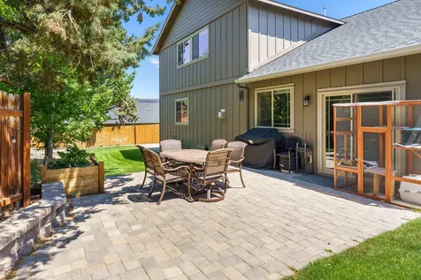 2825 SW 32nd Street Redmond OR 97756