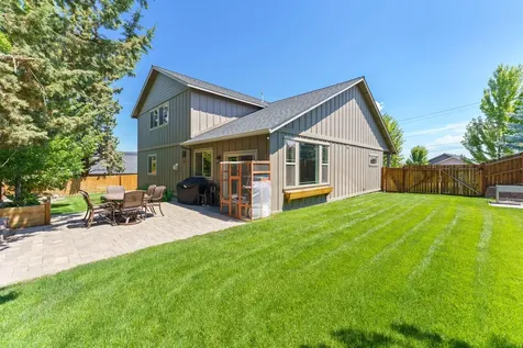 2825 SW 32nd Street Redmond OR 97756
