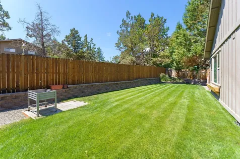 2825 SW 32nd Street Redmond OR 97756