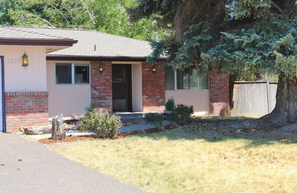 5557 Sylvia Avenue Klamath Falls OR 97603