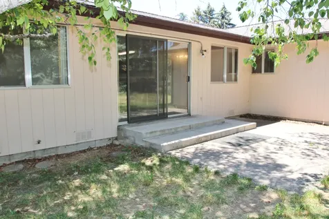 5557 Sylvia Avenue Klamath Falls OR 97603