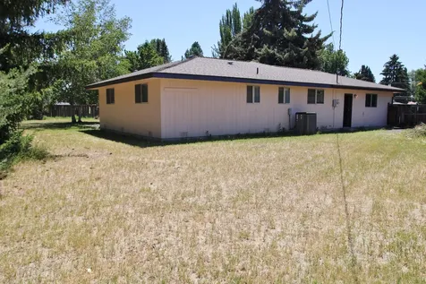 5557 Sylvia Avenue Klamath Falls OR 97603