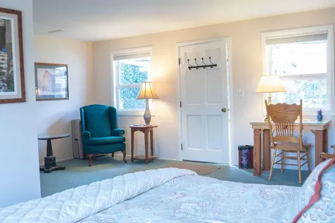 826 Holly Street Ashland OR 97520