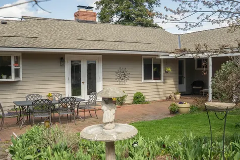 826 Holly Street Ashland OR 97520