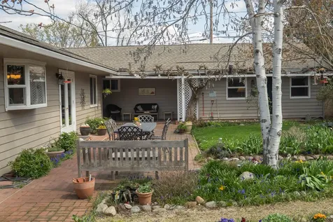 826 Holly Street Ashland OR 97520