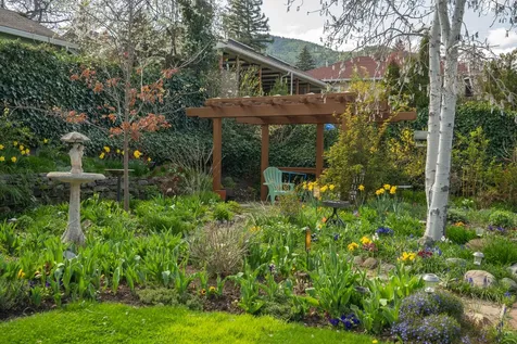 826 Holly Street Ashland OR 97520