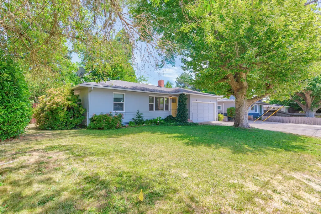 425 NE Baker Drive Grants Pass OR 97526