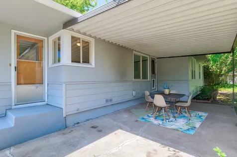 425 NE Baker Drive Grants Pass OR 97526