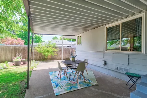 425 NE Baker Drive Grants Pass OR 97526
