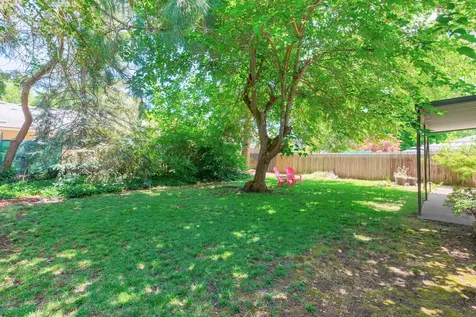 425 NE Baker Drive Grants Pass OR 97526