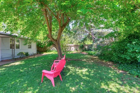 425 NE Baker Drive Grants Pass OR 97526