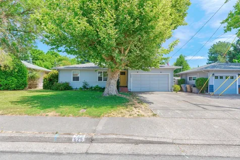 425 NE Baker Drive Grants Pass OR 97526