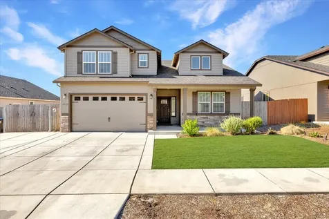 1632 Pearl Eye Lane Medford OR 97504