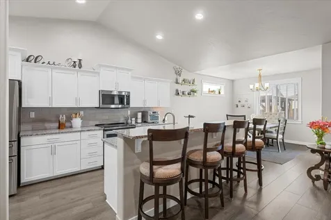 1632 Pearl Eye Lane Medford OR 97504