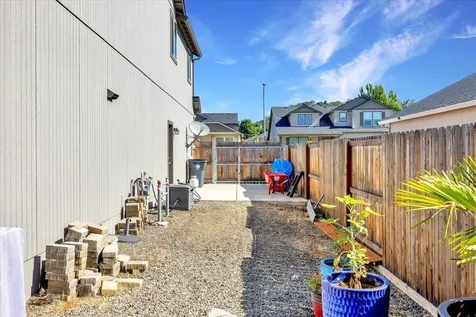 1632 Pearl Eye Lane Medford OR 97504