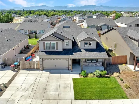 1632 Pearl Eye Lane Medford OR 97504