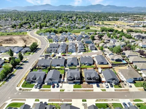 1632 Pearl Eye Lane Medford OR 97504