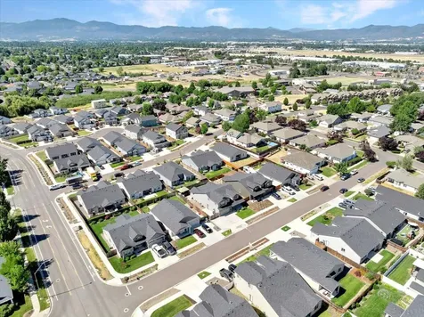 1632 Pearl Eye Lane Medford OR 97504