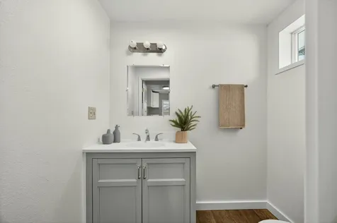 144 N 5th Street Central Point OR 97502
