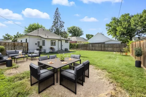 144 N 5th Street Central Point OR 97502