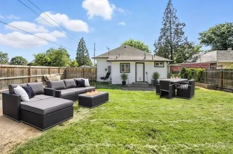 144 N 5th Street Central Point OR 97502