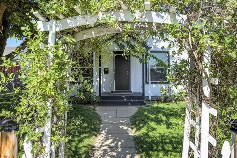 144 N 5th Street Central Point OR 97502