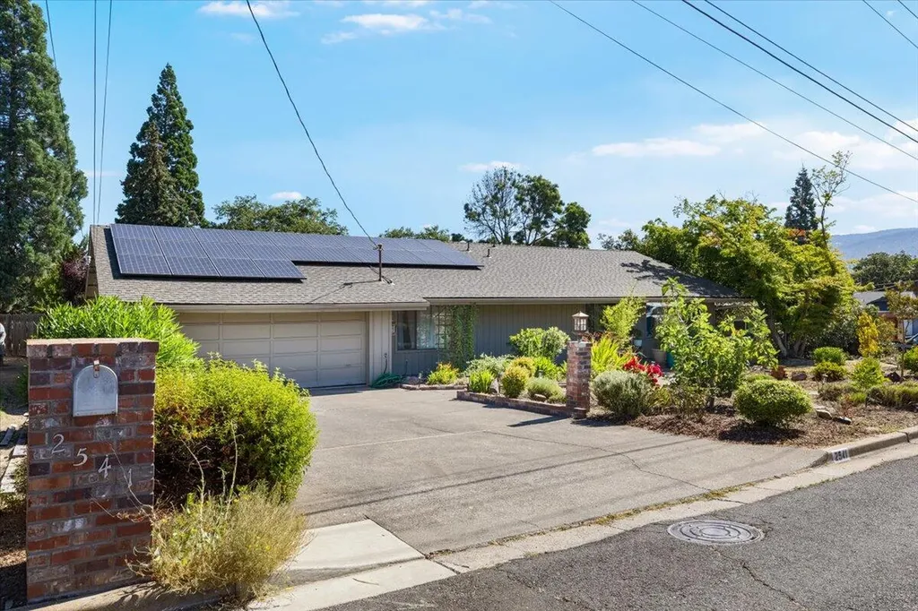 2541 Argonne Avenue Medford OR 97504