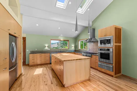 1379 Ponderosa Drive Ashland OR 97520
