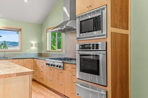 1379 Ponderosa Drive Ashland OR 97520